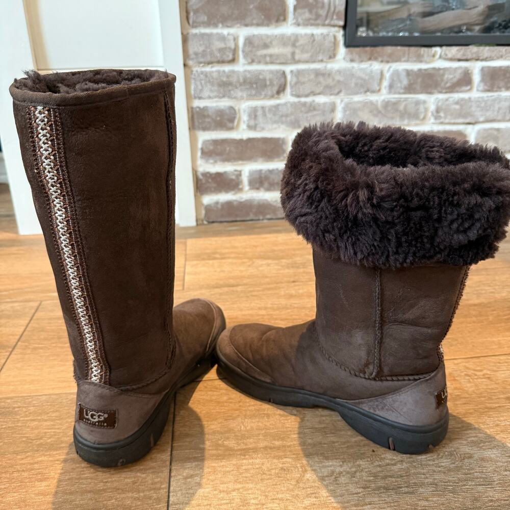 Ugg Women's Classic Chocolate Brown Tall Boots Size 7 - Picture 9 of 9